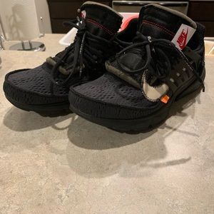 Nike off white size 10.  Good condition.